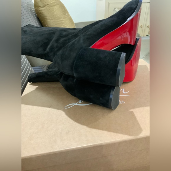 Christian Louboutin Size 39.5
Adoxa Stretch Suede Red-Sole Botties 70 - Picture 6 of 16